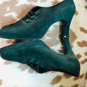 American Eagle Studio Rare Vintage Victorian Granny Heel Green Suede Shoes